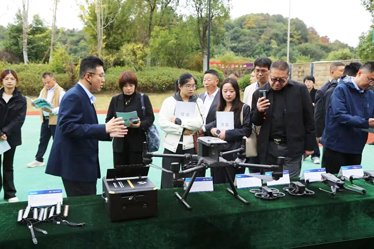 1217 89028c484.jpg 1217 89028c484.jpg