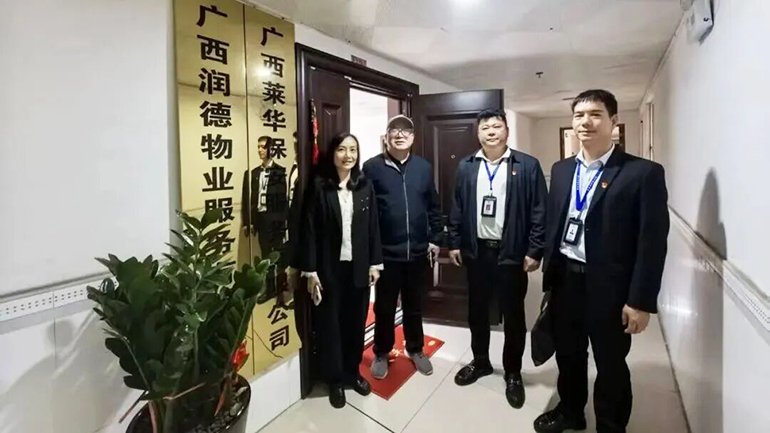 2 c57163121a8a43.jpg